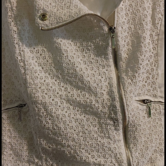 White lacey jacket - Picture 2 of 3